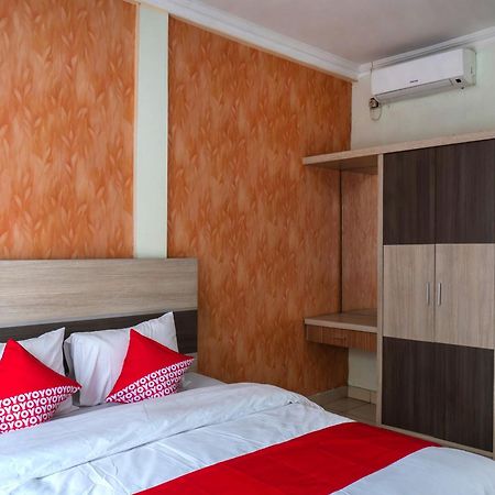 Super Oyo 617 Sukaraja Residence Syariah Bandung Exteriör bild