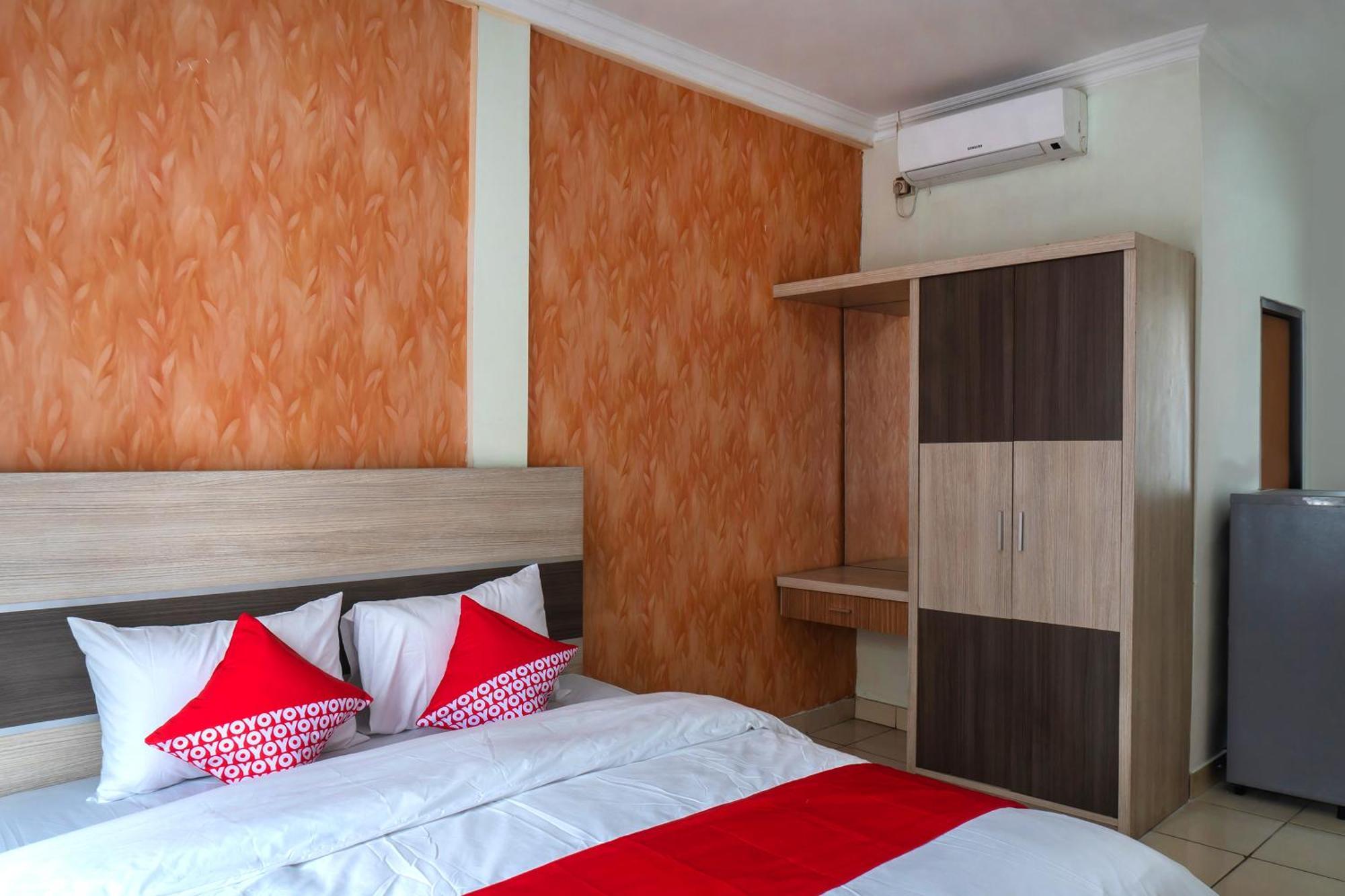 Super Oyo 617 Sukaraja Residence Syariah Bandung Exteriör bild