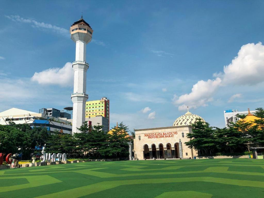 Super Oyo 617 Sukaraja Residence Syariah Bandung Exteriör bild